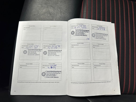 Toyota RAV4 Plug-in Hybrid 30 of 30