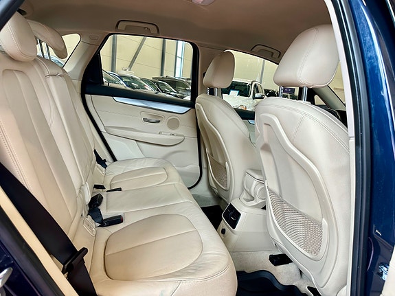 BMW 225xe 17 of 30
