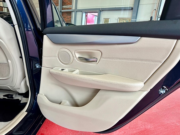 BMW 225xe 19 of 30