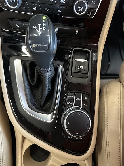 BMW 225xe 25 of 30