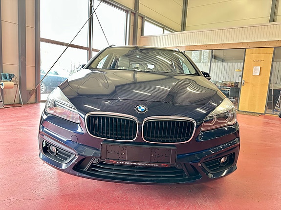 BMW 225xe 2 of 30