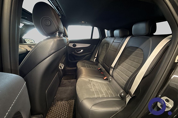 Mercedes-Benz EQC400 27 of 28