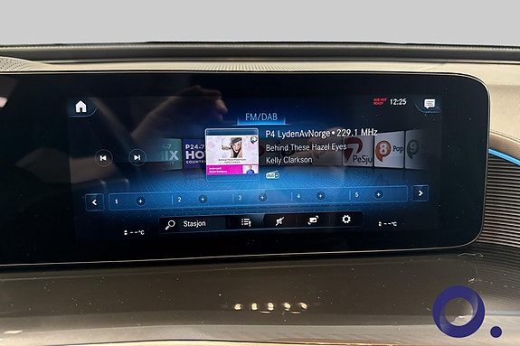 Mercedes-Benz EQC400 15 of 28