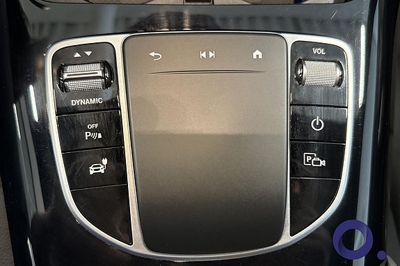 Mercedes-Benz EQC400 24 of 28