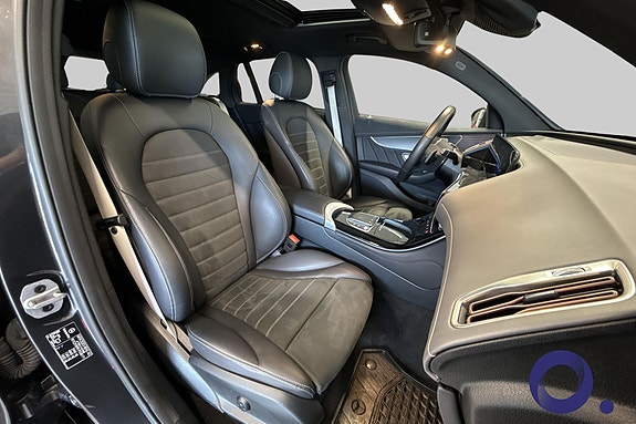 Mercedes-Benz EQC400 26 of 28