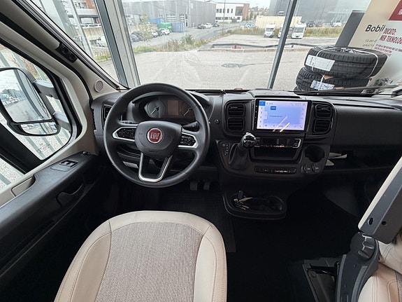 Adria MATRIX SUPREME 670SC // Automat // HPC hydrauliske støttebein // ALDE // El. senkeseng // Kun 10.000 km // 160 HK // 7 of 30