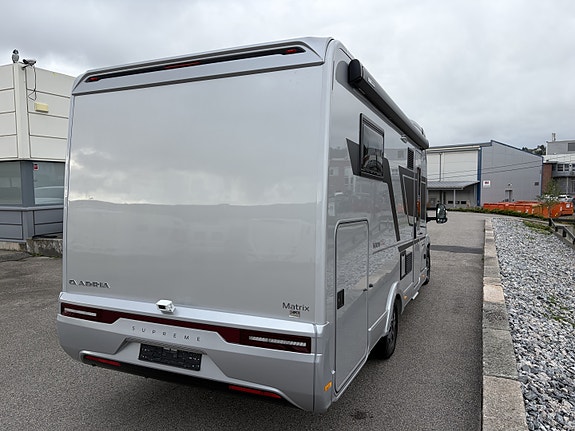 Adria MATRIX SUPREME 670SC // Automat // HPC hydrauliske støttebein // ALDE // El. senkeseng // Kun 10.000 km // 160 HK // 4 of 30