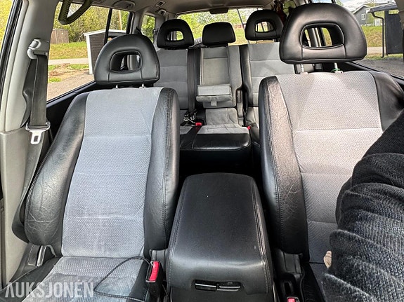 Mitsubishi Pajero 11 of 17