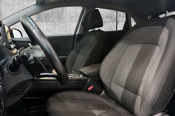 Hyundai Kona 11 of 27