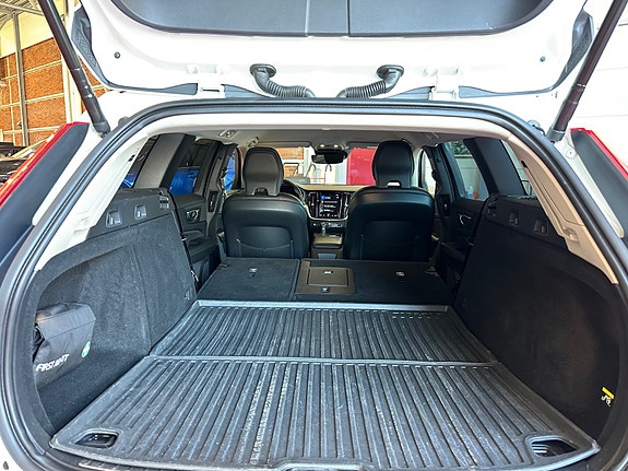 Volvo V60 28 of 30