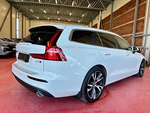 Volvo V60 4 of 30