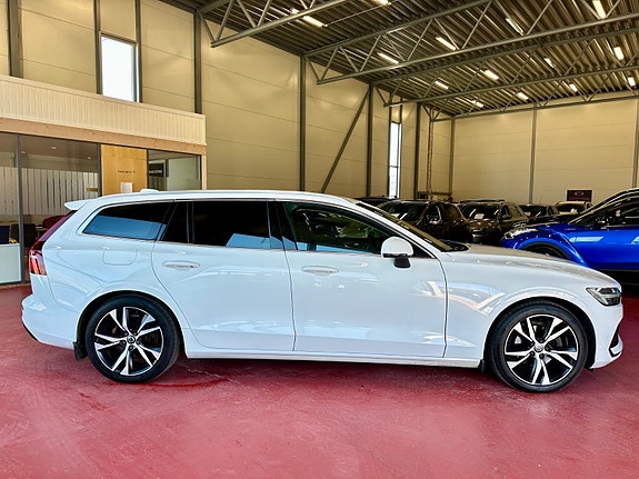 Volvo V60 3 of 30