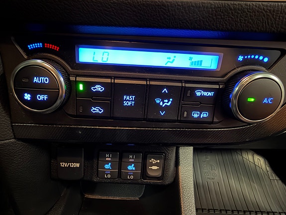 Toyota Auris 11 of 16