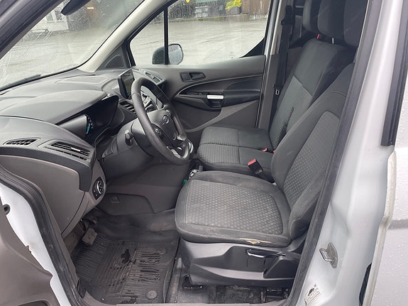 Ford Transit Connect 9 of 21