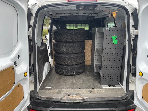 Ford Transit Connect 18 of 21