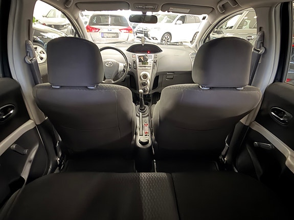 Toyota Yaris 16 of 30