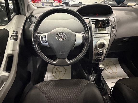 Toyota Yaris 20 of 30