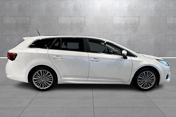 Toyota Avensis 6 of 25