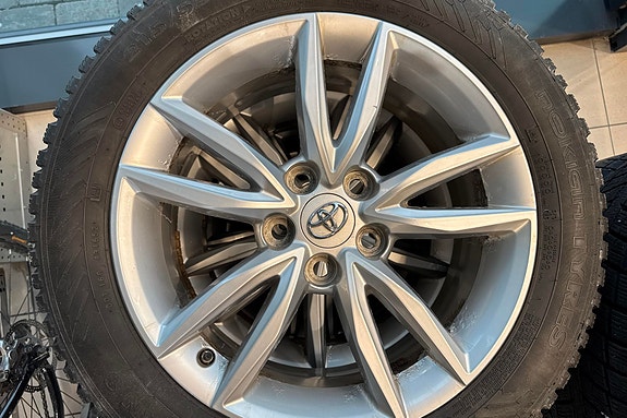 Toyota Avensis 20 of 25