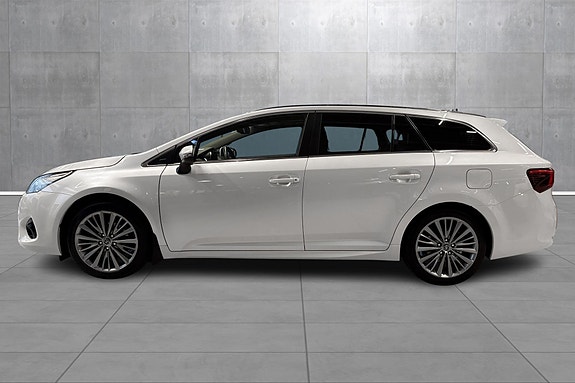 Toyota Avensis 2 of 25
