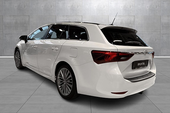 Toyota Avensis 3 of 25