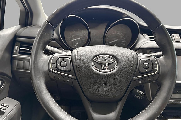 Toyota Avensis 11 of 25