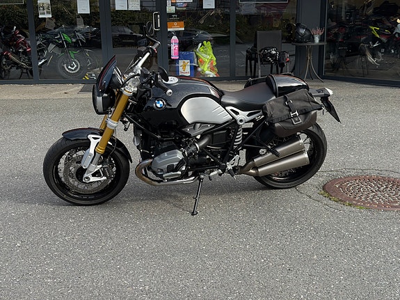 BMW R nineT 2 of 12