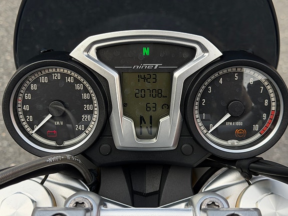 BMW R nineT 11 of 12