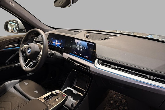 BMW iX1 16 of 22