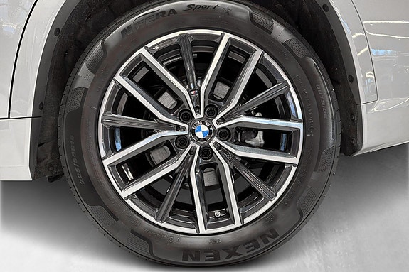 BMW iX1 18 of 22