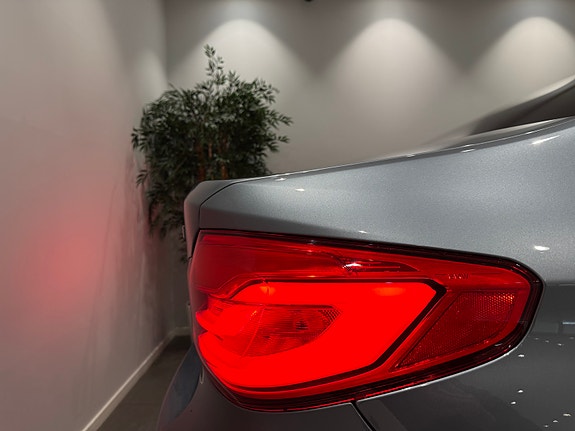 BMW 530i 14 of 30