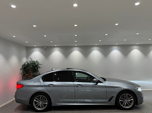 BMW 530i 3 of 30