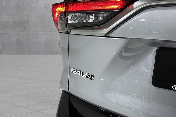 Toyota RAV4 23 of 30