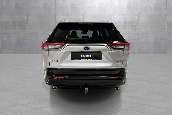 Toyota RAV4 4 of 30