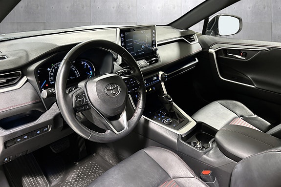 Toyota RAV4 11 of 30