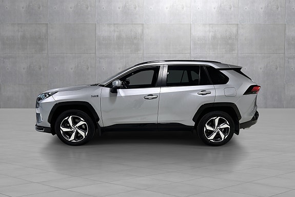 Toyota RAV4 2 of 30
