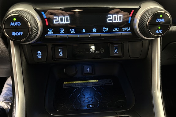 Toyota RAV4 30 of 30