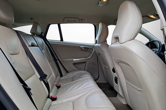 Volvo V60 17 of 26