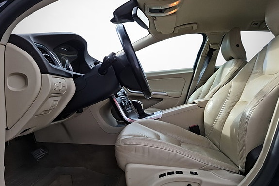 Volvo V60 11 of 26
