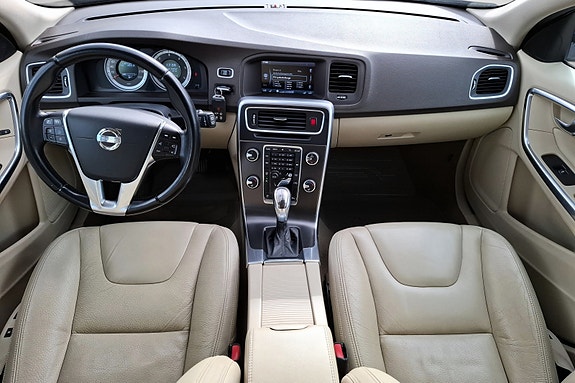 Volvo V60 8 of 26