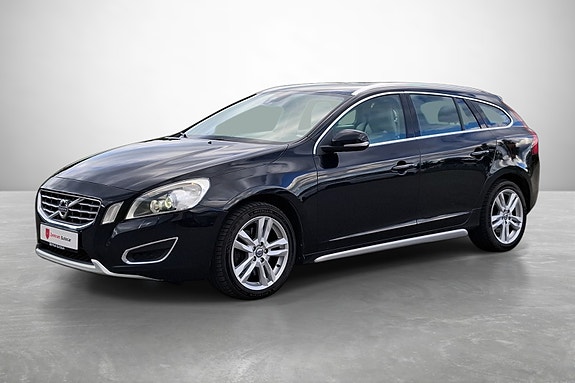 Volvo V60 2 of 26