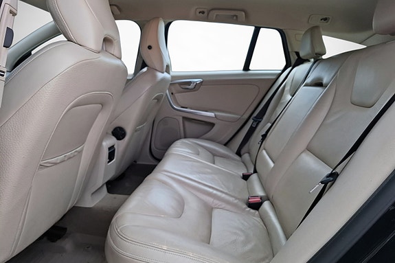Volvo V60 18 of 26