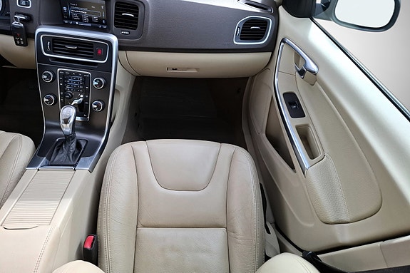 Volvo V60 10 of 26