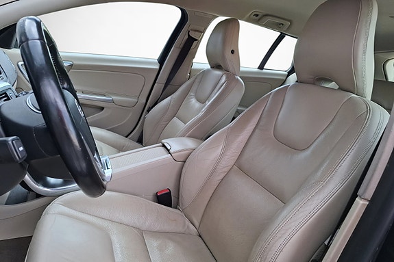 Volvo V60 15 of 26