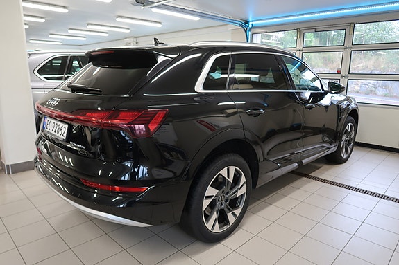 Audi e-tron 9 of 30