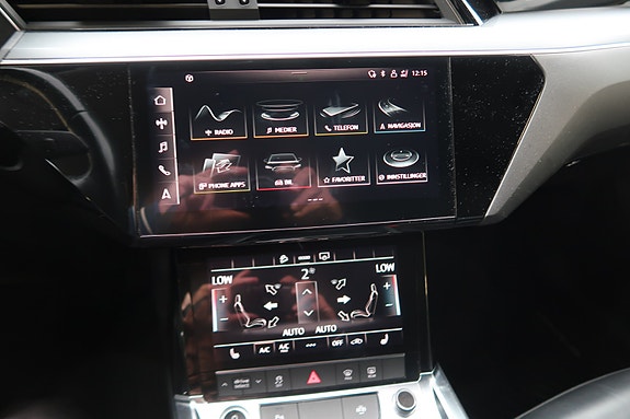 Audi e-tron 29 of 30