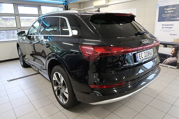 Audi e-tron 11 of 30