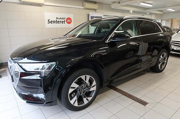 Audi e-tron 4 of 30