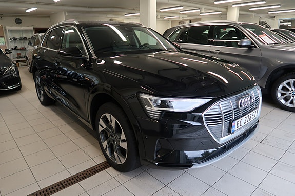 Audi e-tron 14 of 30