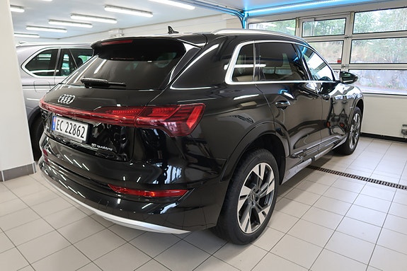 Audi e-tron 7 of 30